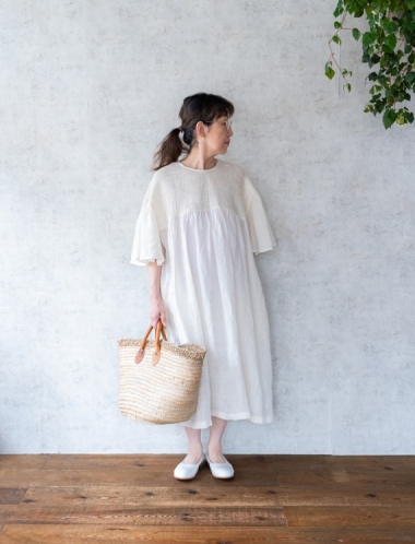 [maison de soil] リネンバックオープンミニピンタックドレス